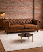 Καναπές Brook Chesterfield τριθέσιος υφασμάτινος σε χρώμα καφέ camel - Image 2